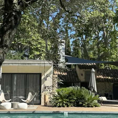 Сasa de vacaciones Oasis De Verdure Avec Piscine A *