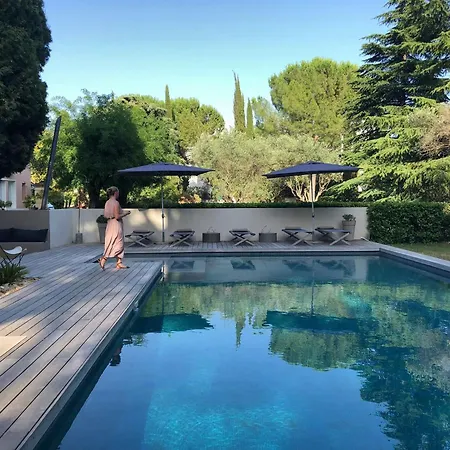 Oasis De Verdure Avec Piscine A Montpellier